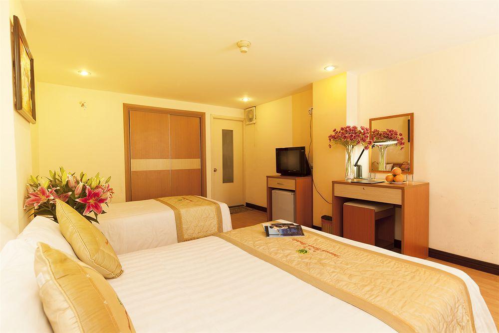Ttc Hotel Deluxe Airport Ho Chi Minh-staden Exteriör bild