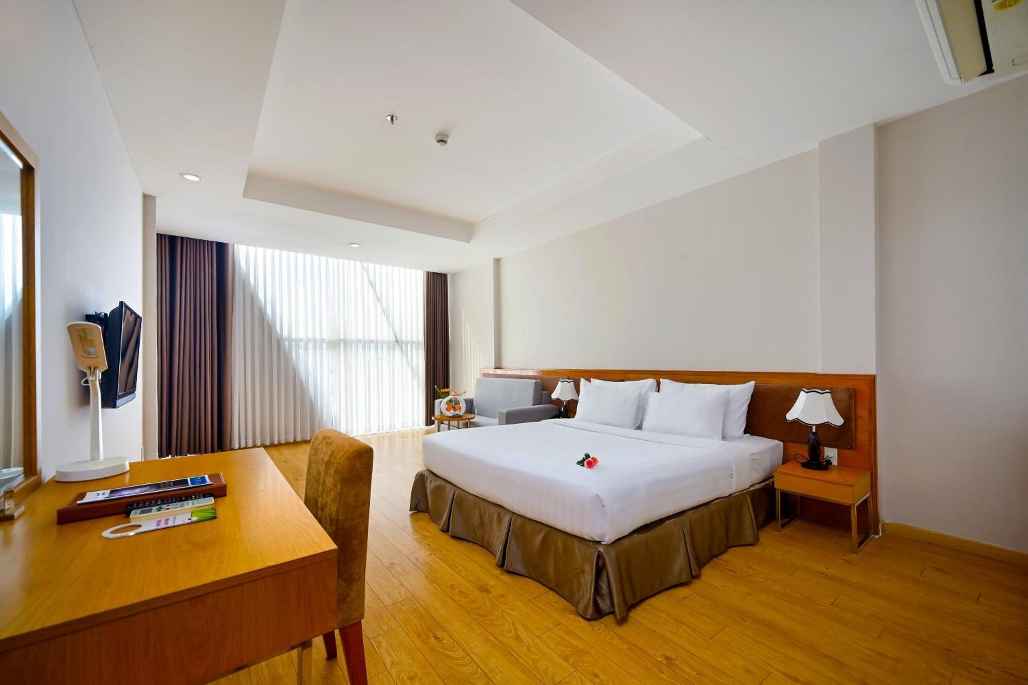 Ttc Hotel Deluxe Airport Ho Chi Minh-staden Exteriör bild