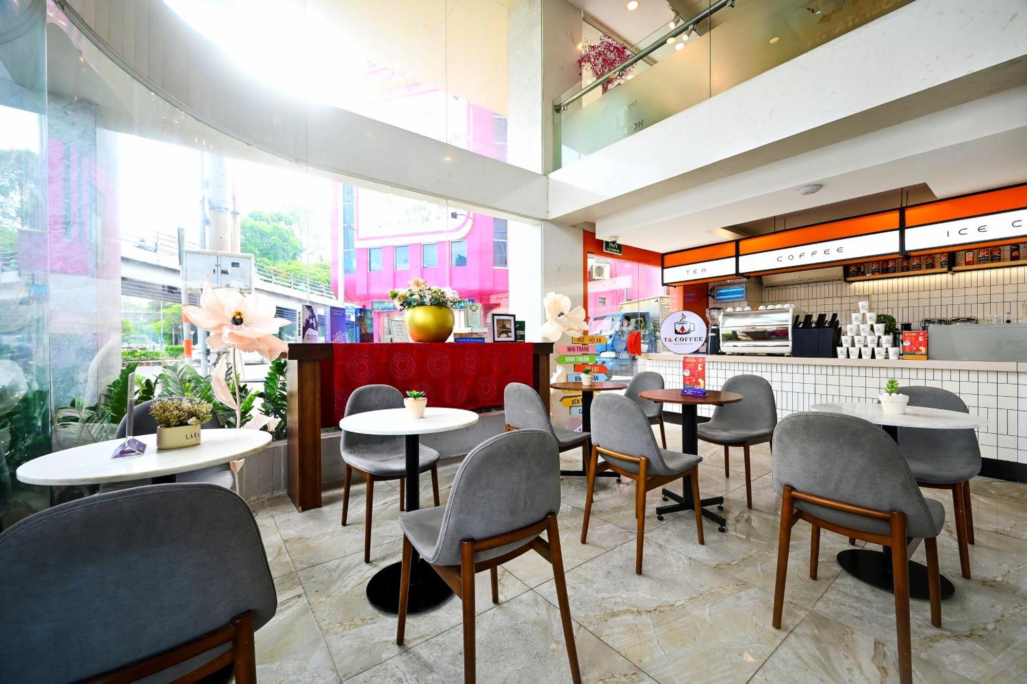 Ttc Hotel Deluxe Airport Ho Chi Minh-staden Exteriör bild